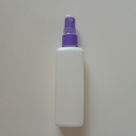 Empty Plastic Spray Bottle with Cap, white purple - Picture 3 of 8